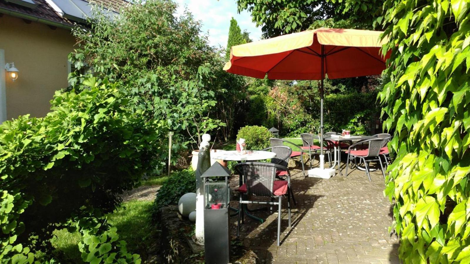 Weingut Weinstube Weinhotel Wolf Harxheim Exterior foto